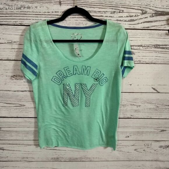 NWT: "Live Love Dream" woman's shirt - Picture 1 of 11